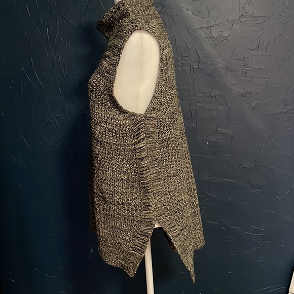 Sleeveless sweater tunic - Picture 4 of 6